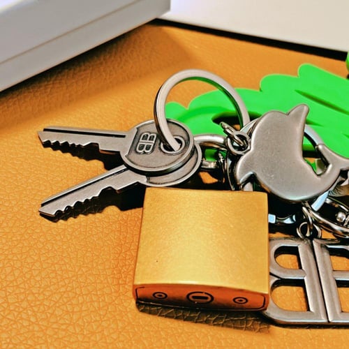 ميدالية مع مرآة بلنسياغا ماستر شامل الملحقات