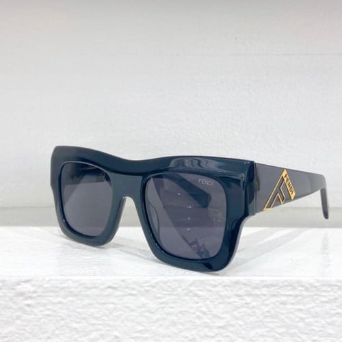 نظارات فندي ماستر شامل الملحقات