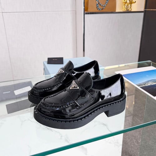 حذاء برادا نسائي شامل الملحقات