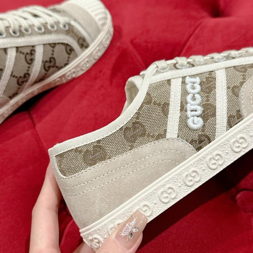 حذاء قوتشي ماستر شامل الملحقات