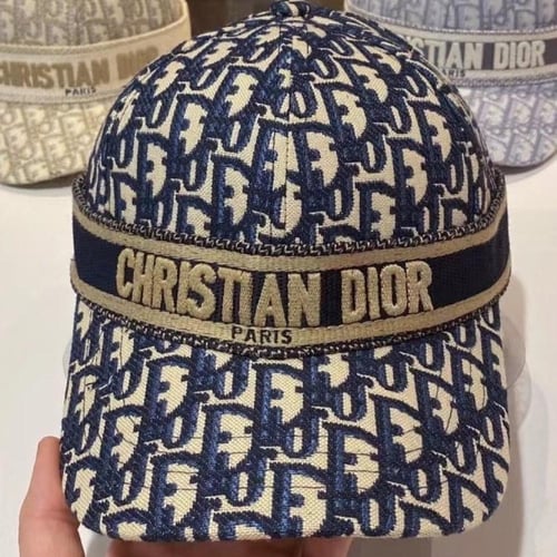 قبعات ديور كاب ماستر عدة الوان