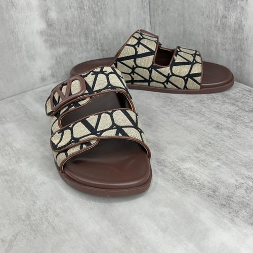 فلات ماركة فالنتينو مناسب للجنسين شامل ملحقات الما...