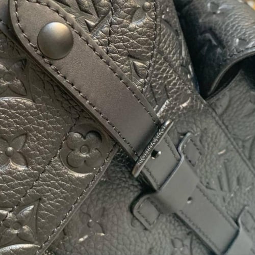 شنطة ظهر لويس فيتون مجموعة ألوان ماستر