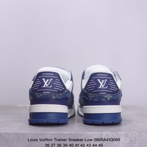 حذاء لويس فيتون سنيكرز ترينر شامل الملحقات