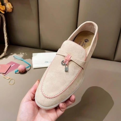 حذاء نسائي ماركة لوروبيانا ماستر شامل الملحقات