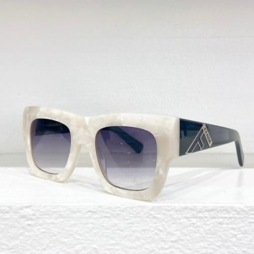 نظارات فندي ماستر شامل الملحقات