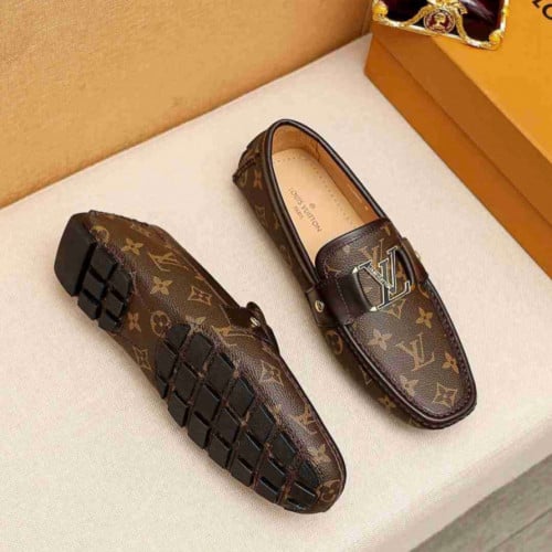 حذاء رجالي ماركة لويس فيتون ماستر شامل الملحقات