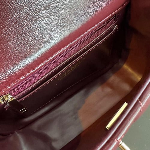 حقيبة شانيل شامل ملحقات الماركة