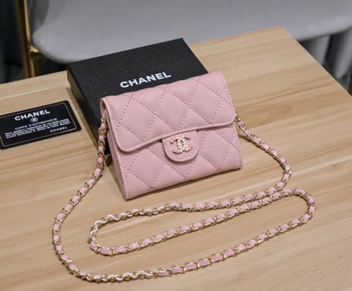 محفظة شانيل مع ستراب كروس شامل الملحقات