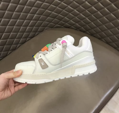 حذاء سنيكرز لويس فيتون ماستر شامل الملحقات