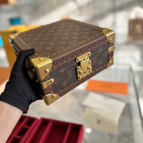 صندوق حفظ المجوهرات من لويس فيتون ماستر