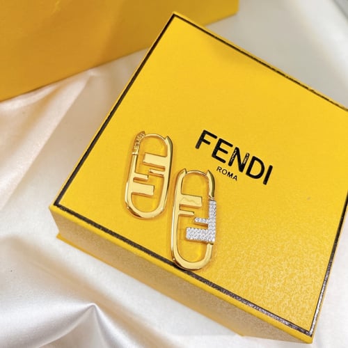 اقراط فندي ماستر شامل الملحقات