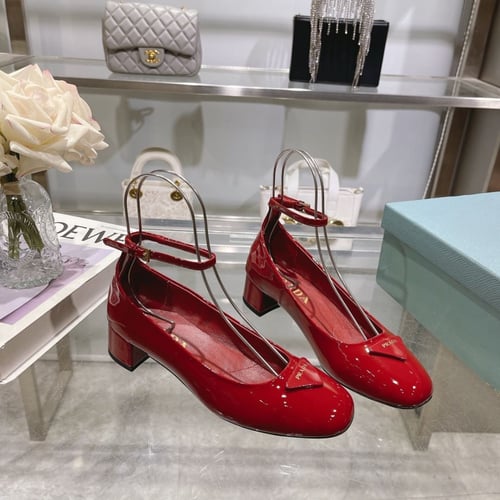 حذاء برادا بكعب ماستر مع الملحقات