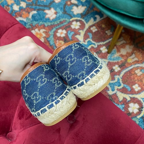 احذية قوتشي اسبادريل كانفس نسائي ماستر شامل الملحق...