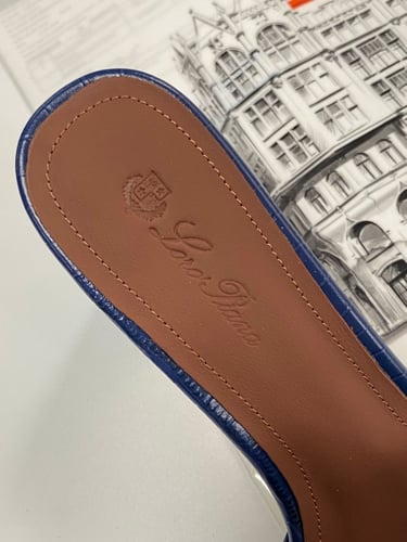 حذاء لوروبيانا عالي الجودة شامل الملحقات