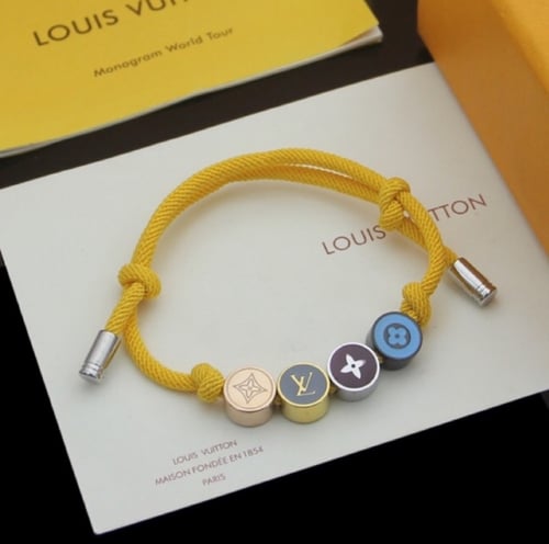 اسورة لويس فيتون جودة عالية عدة الوان شامل الملحقا...