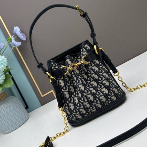 حقيبة كريستيان ديور جودة عالية شامل الملحقات