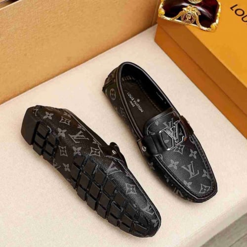 حذاء رجالي ماركة لويس فيتون ماستر شامل الملحقات