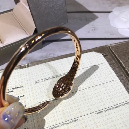 أسورة بولغاري طبق الأصل ثعبان