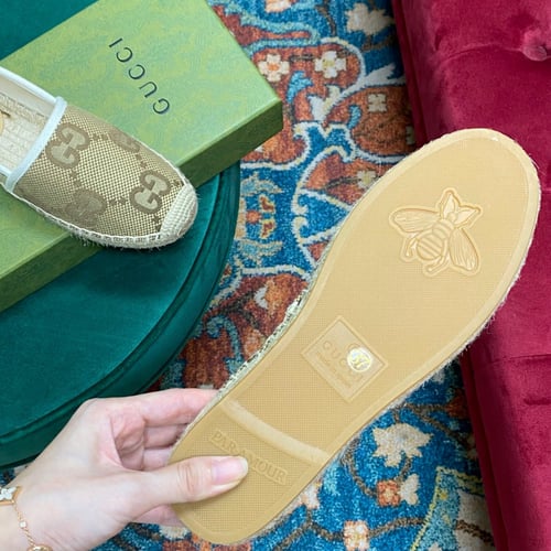 احذية قوتشي اسبادريل كانفس نسائي ماستر شامل الملحق...