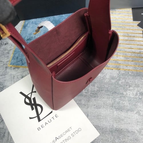 شنطة سان لوران شامل الملحقات