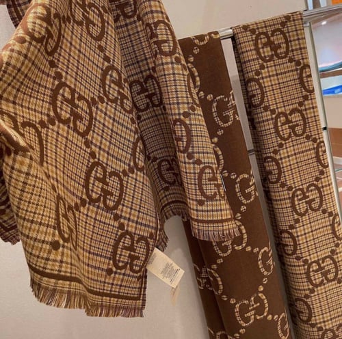 شال قوتشي جودة عالية مع الملحقات