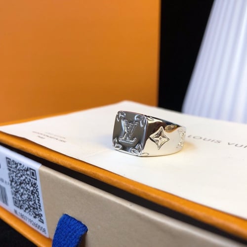 خاتم لويس فيتون رجالي ماستر شامل الملحقات