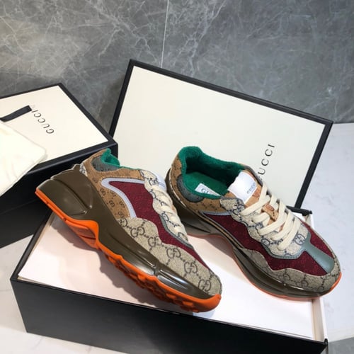 حذاء قوتشي رجالي / نسائي ماستر مع العلبة