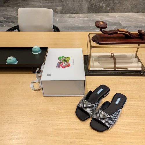 فلات كريستال ماركة برادا ماستر شامل ملحقات الماركة