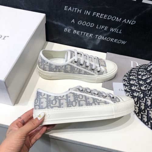 حذاء سنيكرز ديور جودة عالية عدة الوان شامل الملحقا...