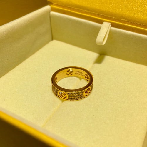 فندي خاتم ذهبي