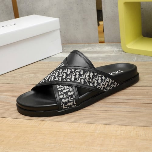 نعال ماركة ديور رجالي ماستر مع العلبة