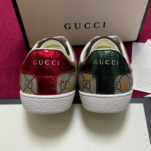 قوتشي حذاء جودة عالية لونين شامل الملحقات