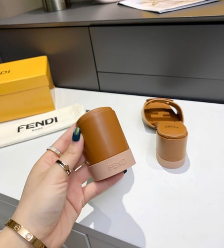 حذاء فندي كعب ماستر شامل الملحقات