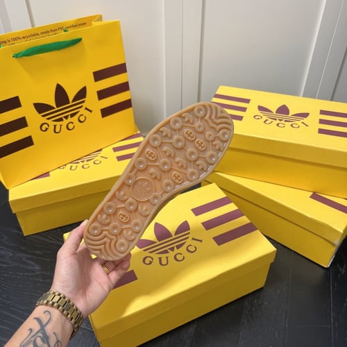 حذاء سنكرس تعاون قوتشي مع اديداس ماستر شامل الملحق...