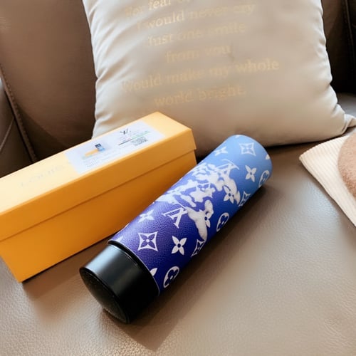 كوب حراري ماركة لويس فيتون شامل الملحقات