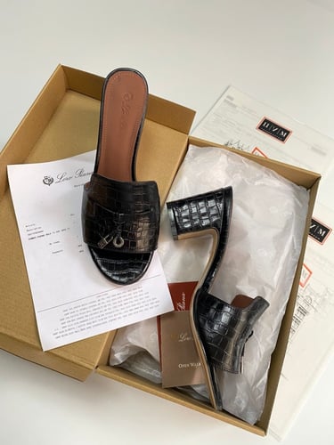 حذاء لوروبيانا عالي الجودة شامل الملحقات