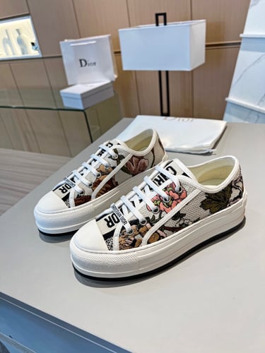 حذاء كريستيان ديور نسائي سنيكرز ماستر عدة الوان شا...