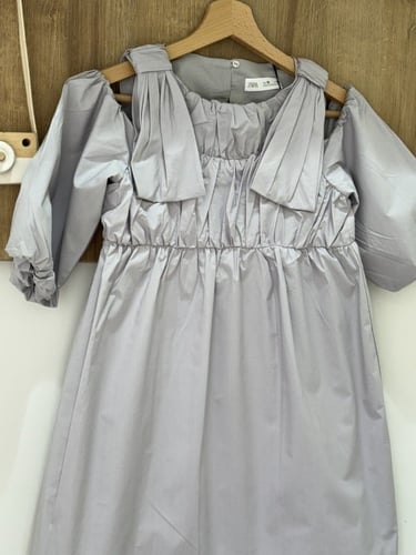 فستان فيونكه رصاصي