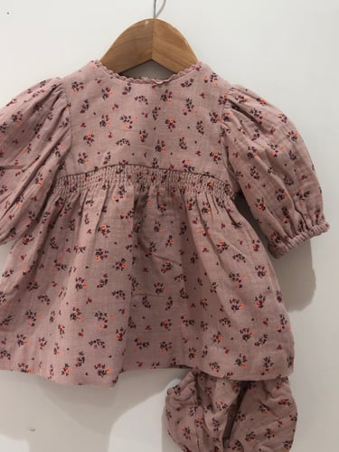 فستان مع مورد