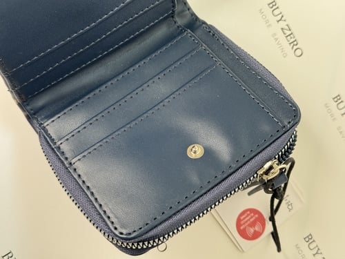 محفظة نقود وبطاقات