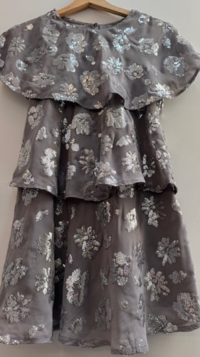 فستان طبقات من الكرستال انيق