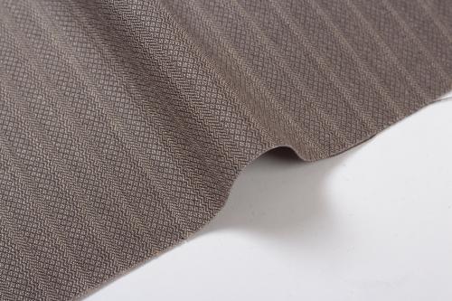 قماش شتوي رجالي مقلم مصحوب بنقشه بيج كلاسيك