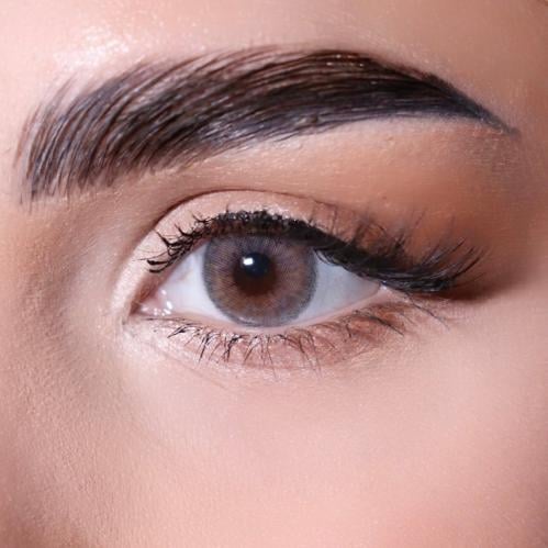 هازل جري- عدسة شهرية