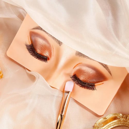 لوح تعليم المكياج