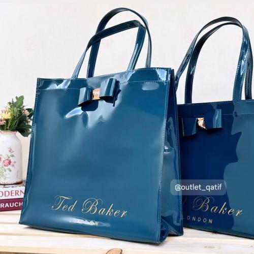 تيد بيكر كبير طولي