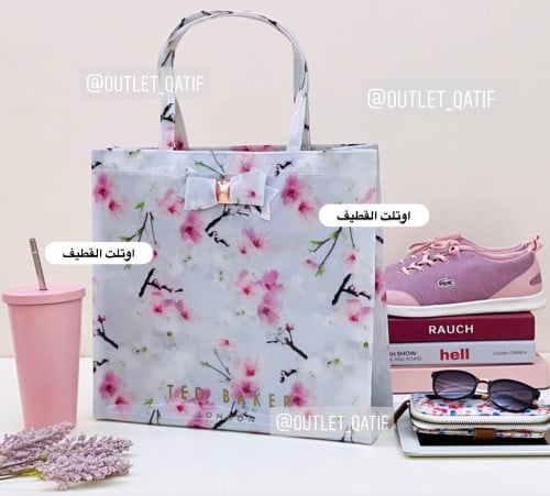 تيد بيكر كبير طولي