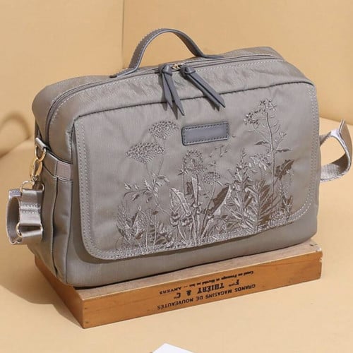 شنطة مواليد انيقة