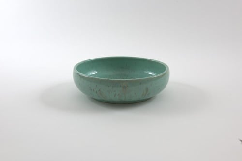 طقم مكون من عدد 2 صحن من نفس المقاس