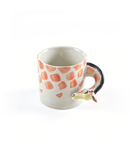 كوب قهوة على شكل زرافة